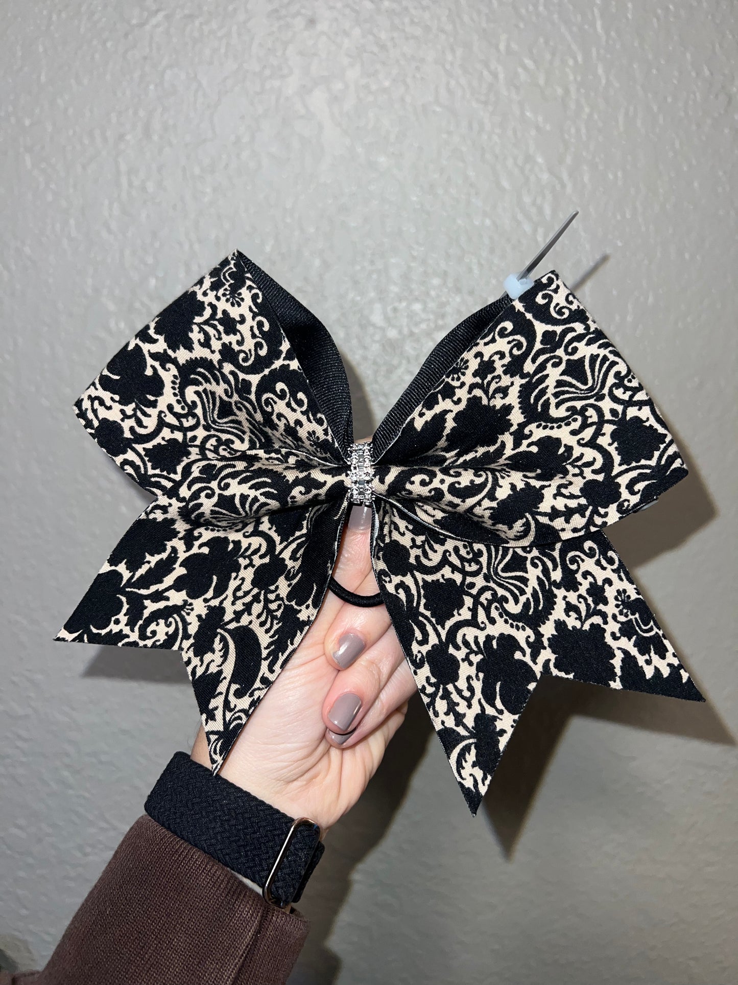 Black and Cream Patterned Bow