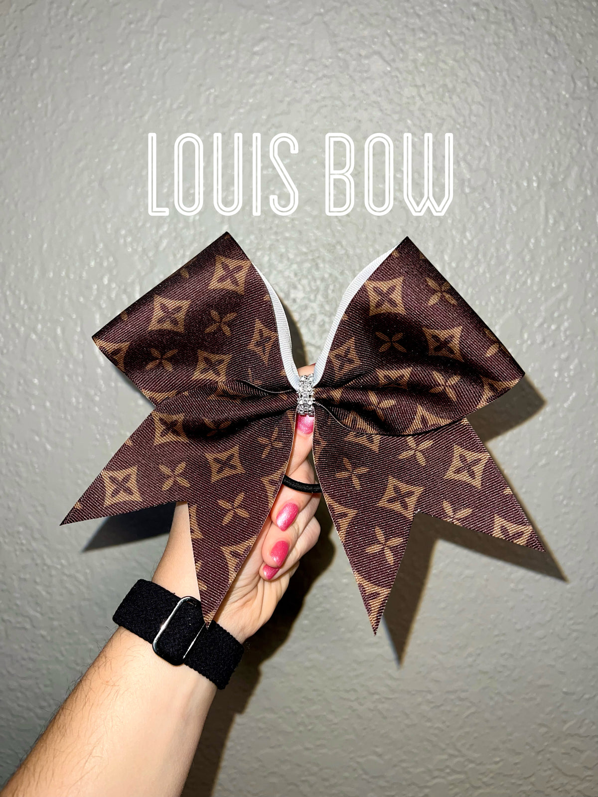 Louis Bow – Bow Boutique display picture 3